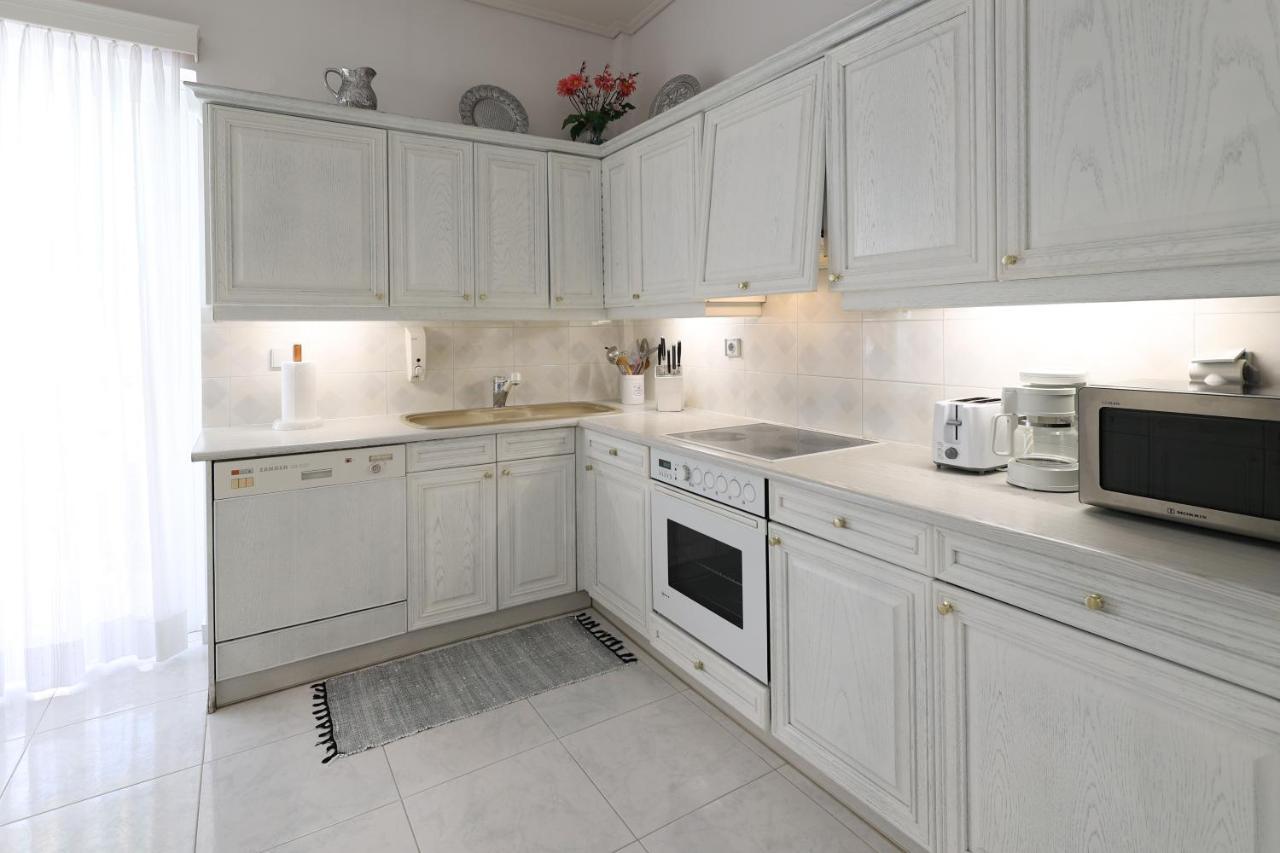 Seaside Penthouse In Kalamata Luaran gambar