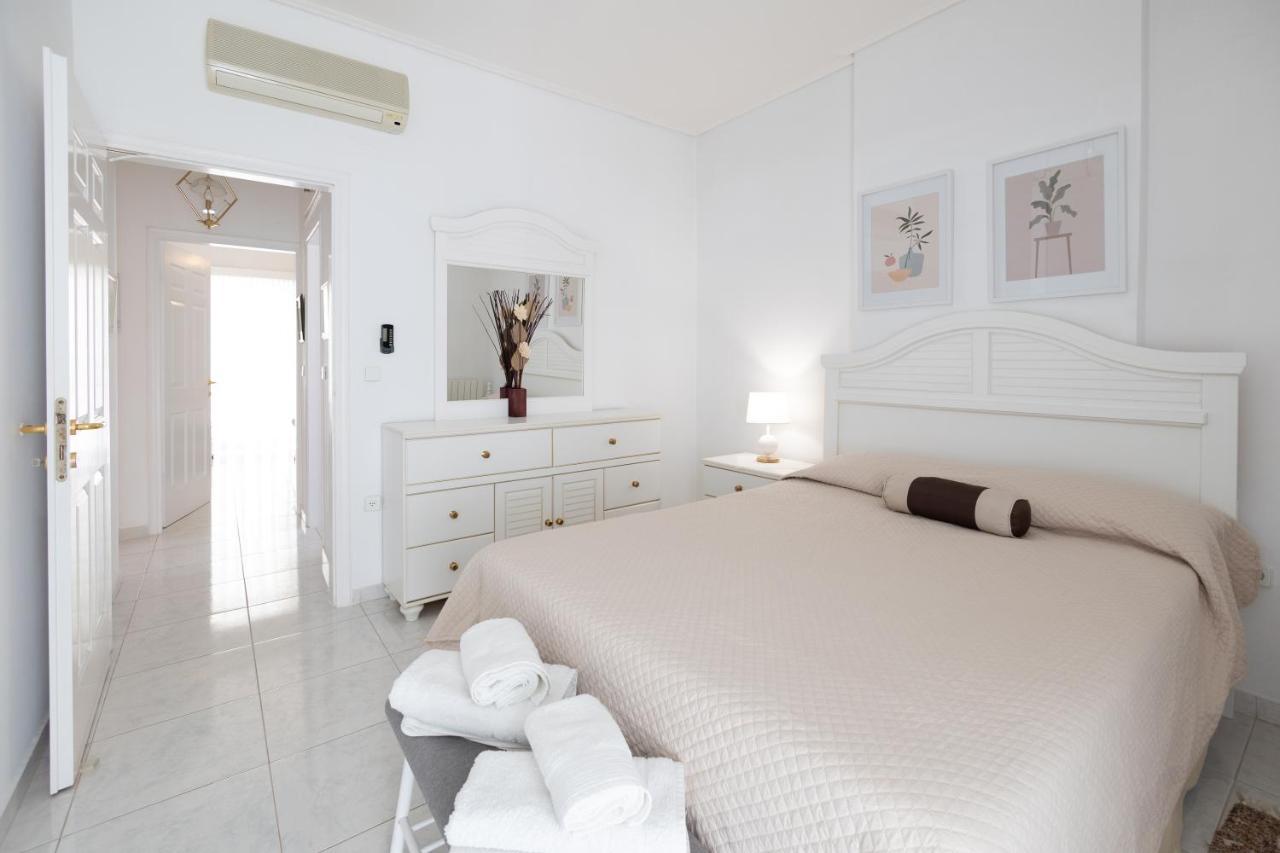 Seaside Penthouse In Kalamata Luaran gambar